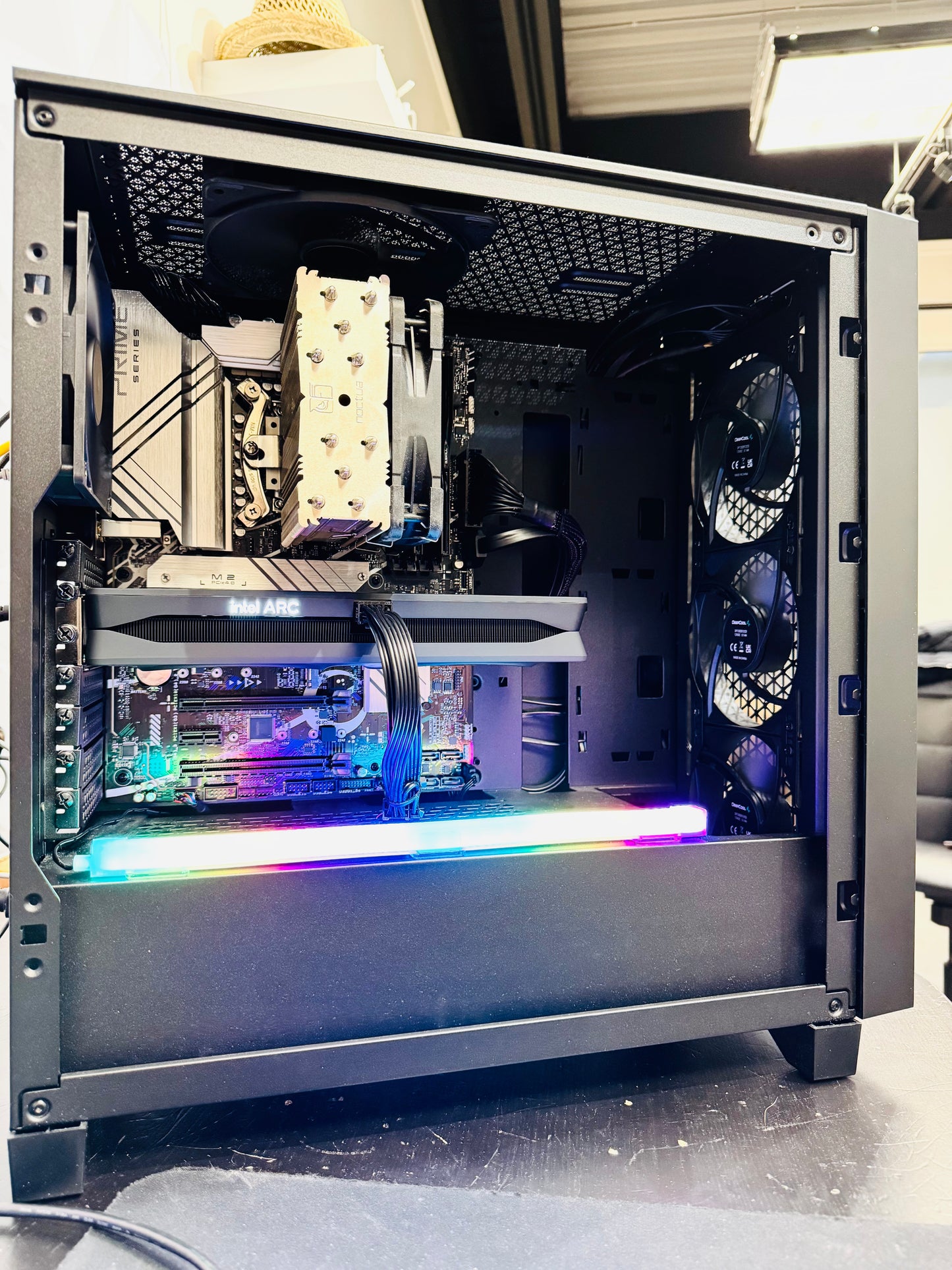 ๐ Christmas Sale! 1080p Gaming PC ๐ | Intel 14100F | GPU B580 | 32GB DDR5 RAM | Wi-Fi
