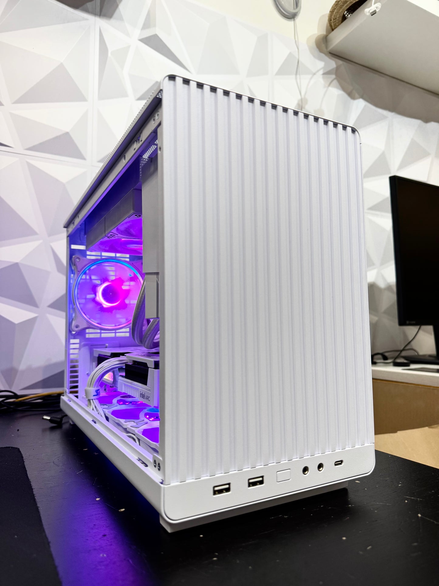 White Lian Li Gaming PC ๐ | Intel i5-13400F | Intel Arc A580 GPU | 32GB DDR5 |