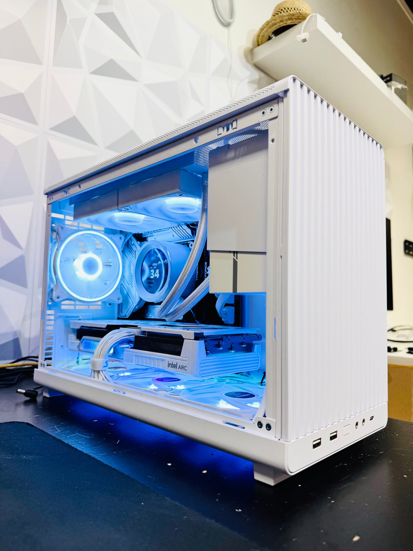 White Lian Li Gaming PC ๐ | Intel i5-13400F | Intel Arc A580 GPU | 32GB DDR5 |