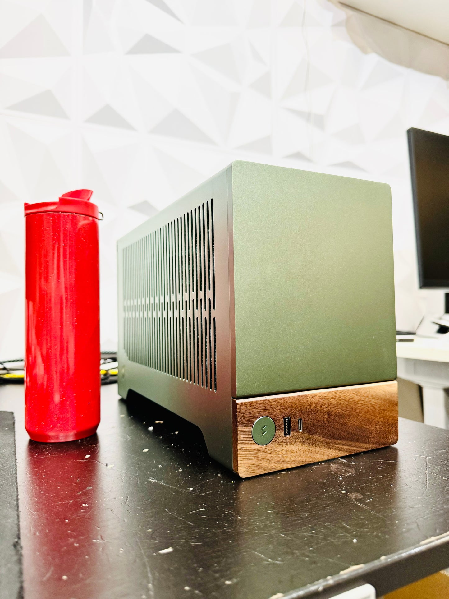 ๐ฅ Black Friday Deal: ๐ฅ Super Compact High-Performance Gaming PC! ๐ฅ Ryzen 7 9700X | RTX 4070 | 32GB RAM | 2TB SSD | WiFi |