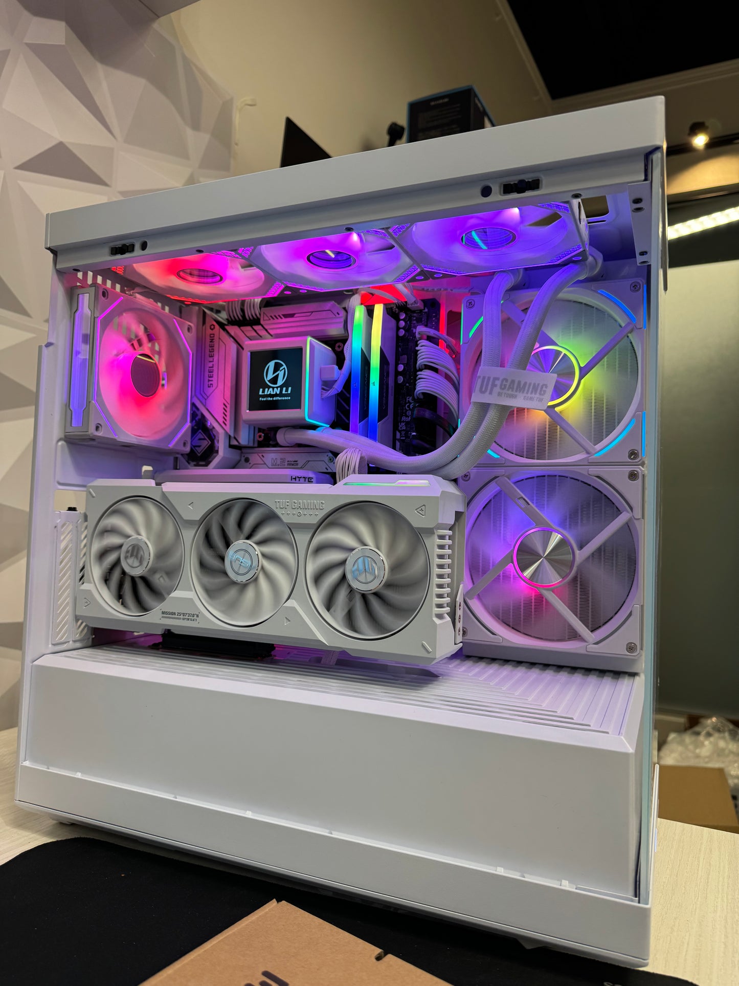 White Ready liquid Gaming Pc Intel core I7- 14700K f | White RTX 4070Ti Super 16GB | 1TB Gen 4 | 32GB DDR