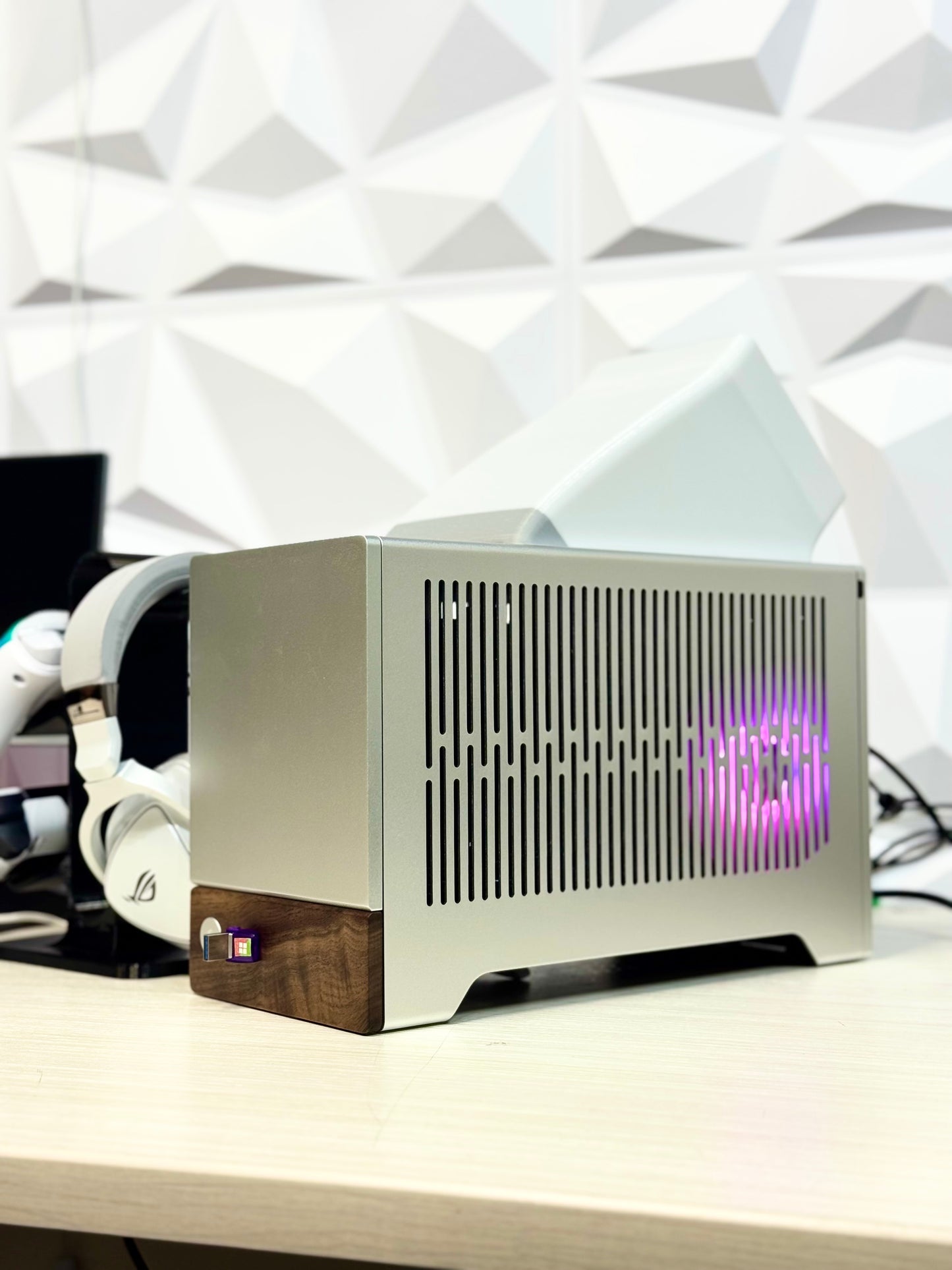 Tiny Beast โ RTX 5070 + 2TB Gen5 NVMe + Ryzen 9700X + 64GB DDR5 in Terra Silve