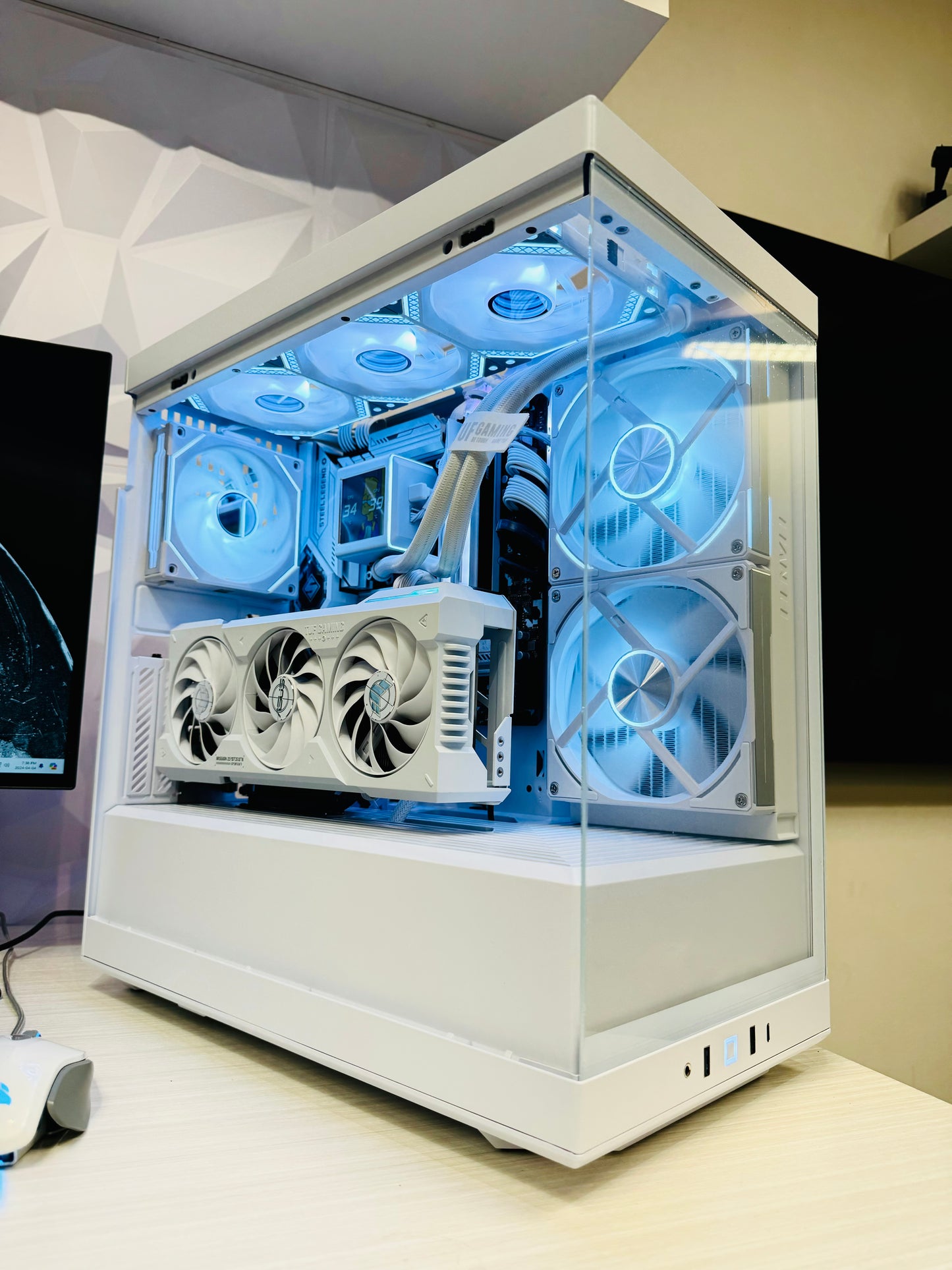 White Ready liquid Gaming Pc Intel core I7- 14700K f | White RTX 4070Ti Super 16GB | 1TB Gen 4 | 32GB DDR