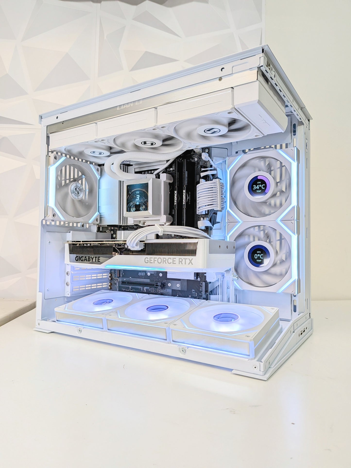 Lian Li O11 Mini Special Edition PC โ 7800X3D + RTX 5070 Ti 16GB
