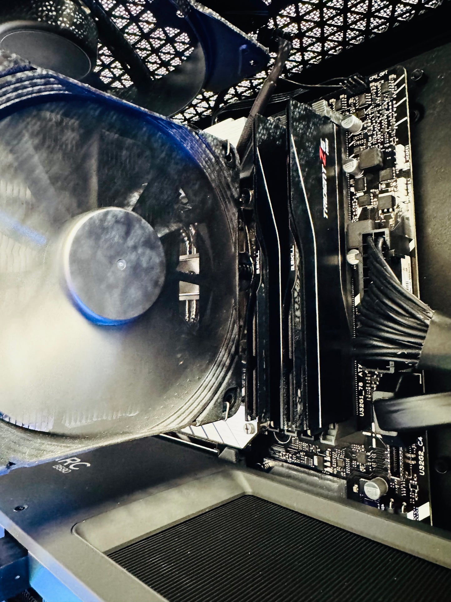 ๐ Christmas Sale! 1080p Gaming PC ๐ | Intel 14100F | GPU B580 | 32GB DDR5 RAM | Wi-Fi