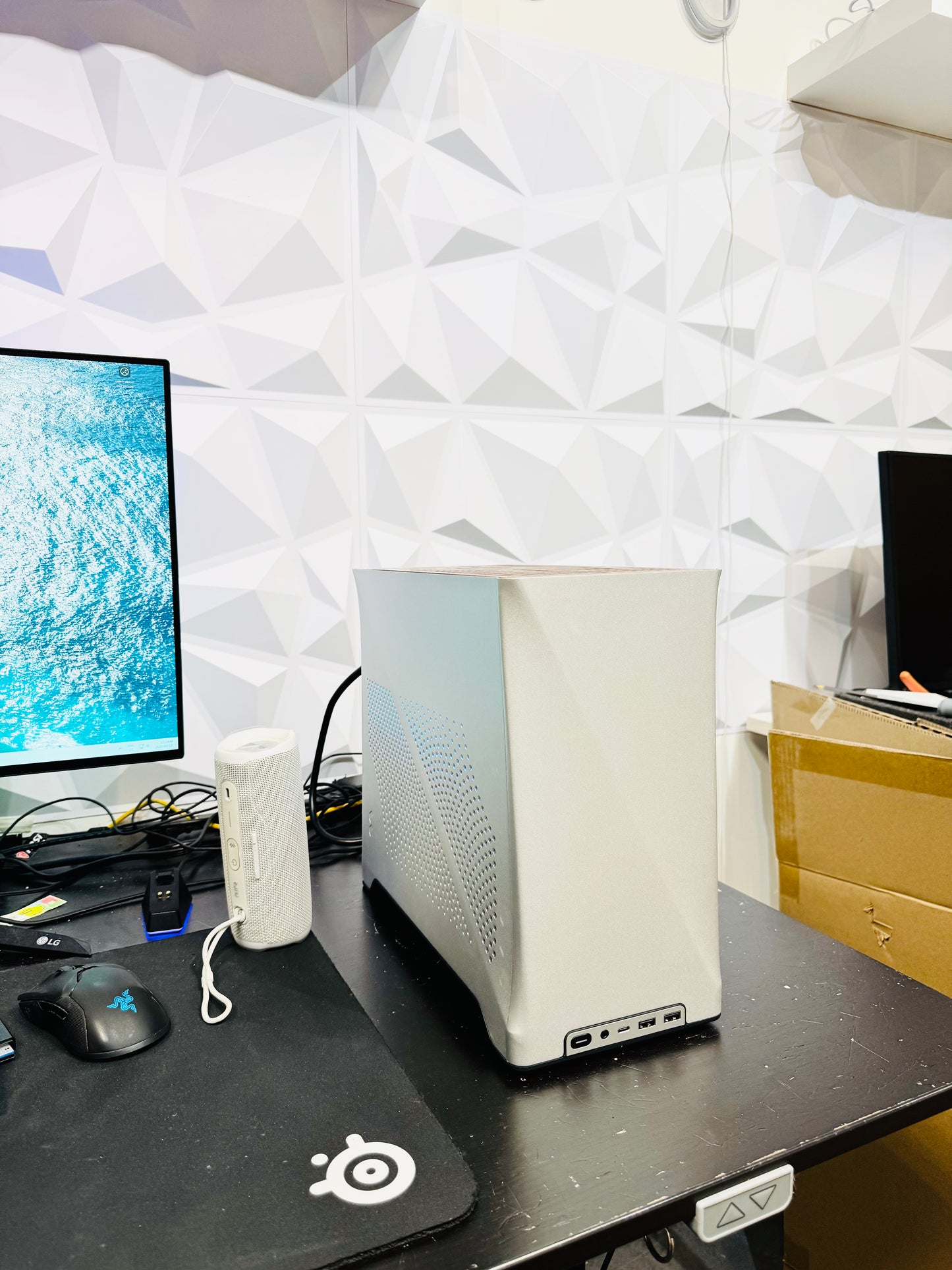 ๐ฅ Liquid-Cooled ITX Workstation - Ryzen 7 | RX 9070 16GB | 64GB RAM | 8TB SSD ๐ Ultra Fast!