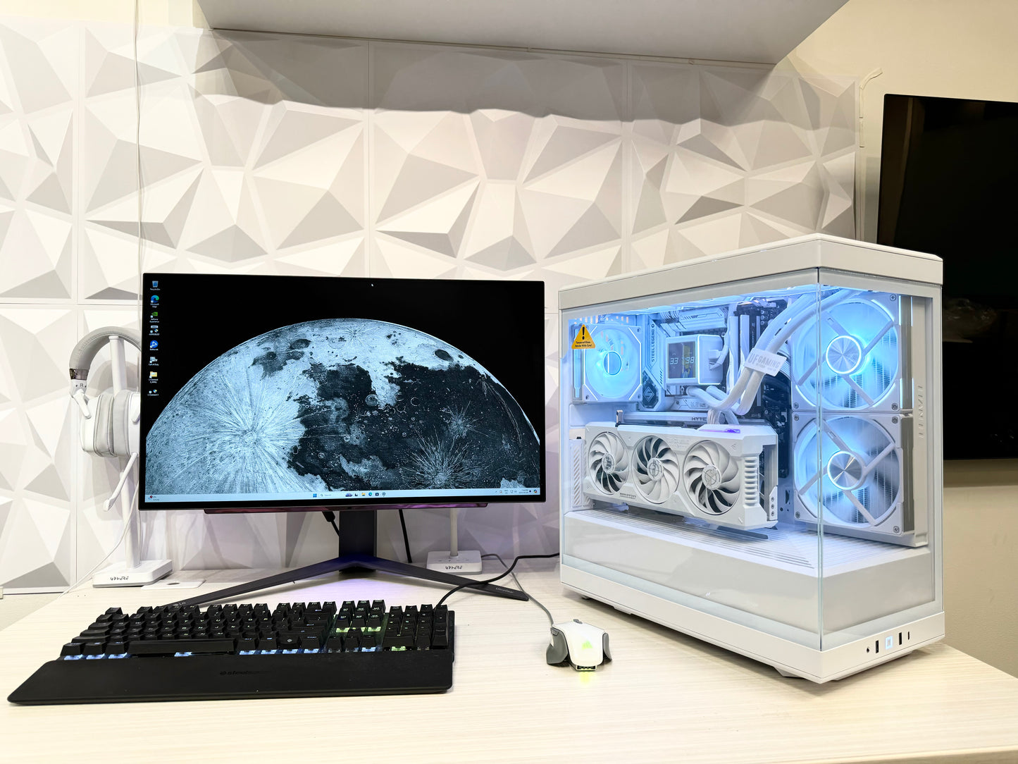 White Ready liquid Gaming Pc Intel core I7- 14700K f | White RTX 4070Ti Super 16GB | 1TB Gen 4 | 32GB DDR