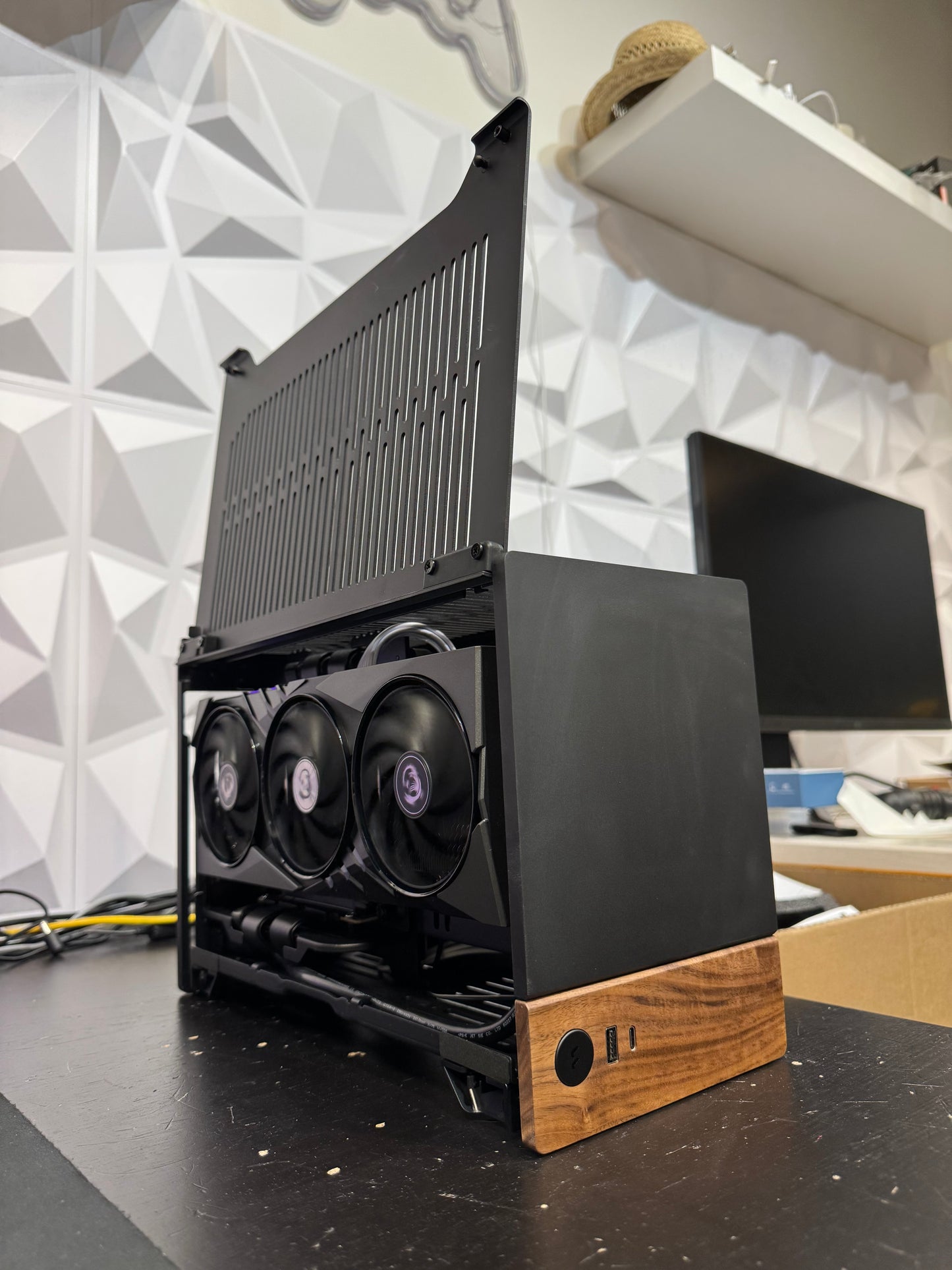 ๐๐ฎ Holiday Special! Compact Gaming PC ๐ฎ๐ Ryzen 7 9700X | RTX 4070 Ti Super 16GB