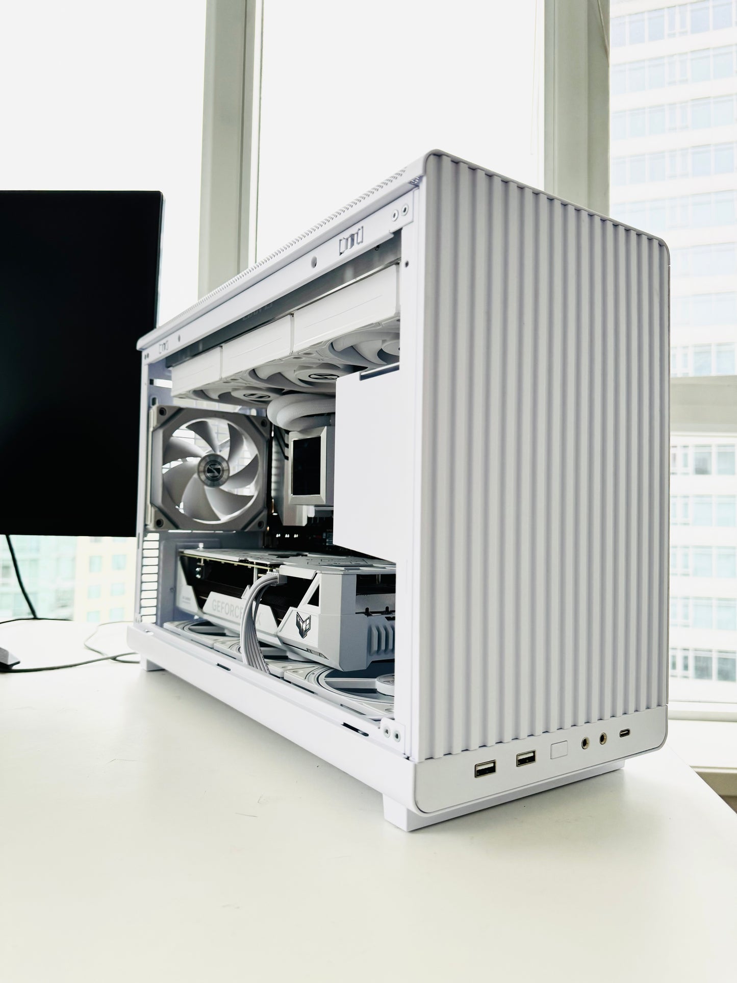 🔥 White Compact Pro Gaming PC - Ryzen 9 9950X, RTX 4070 Ti 16GB, 64GB RAM, 2TB - Ready to Perform!