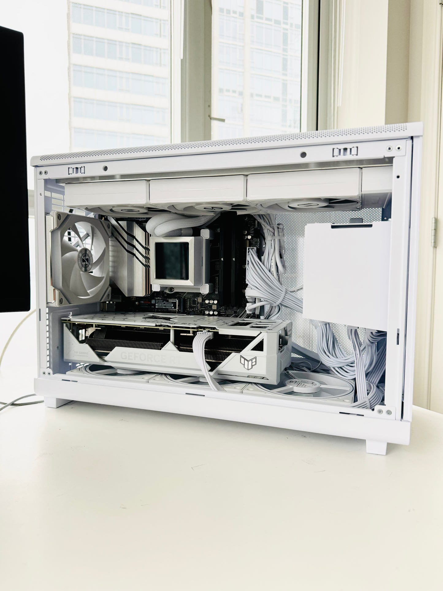 🔥 White Compact Pro Gaming PC - Ryzen 9 9950X, RTX 4070 Ti 16GB, 64GB RAM, 2TB - Ready to Perform!
