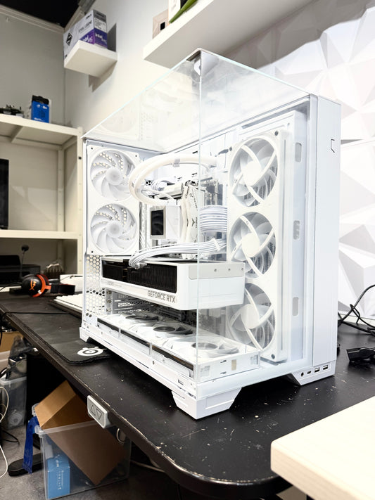 😱 Premium 5070 Ti + 9800X3D Lian Li PC w/ ONLY Name Brands