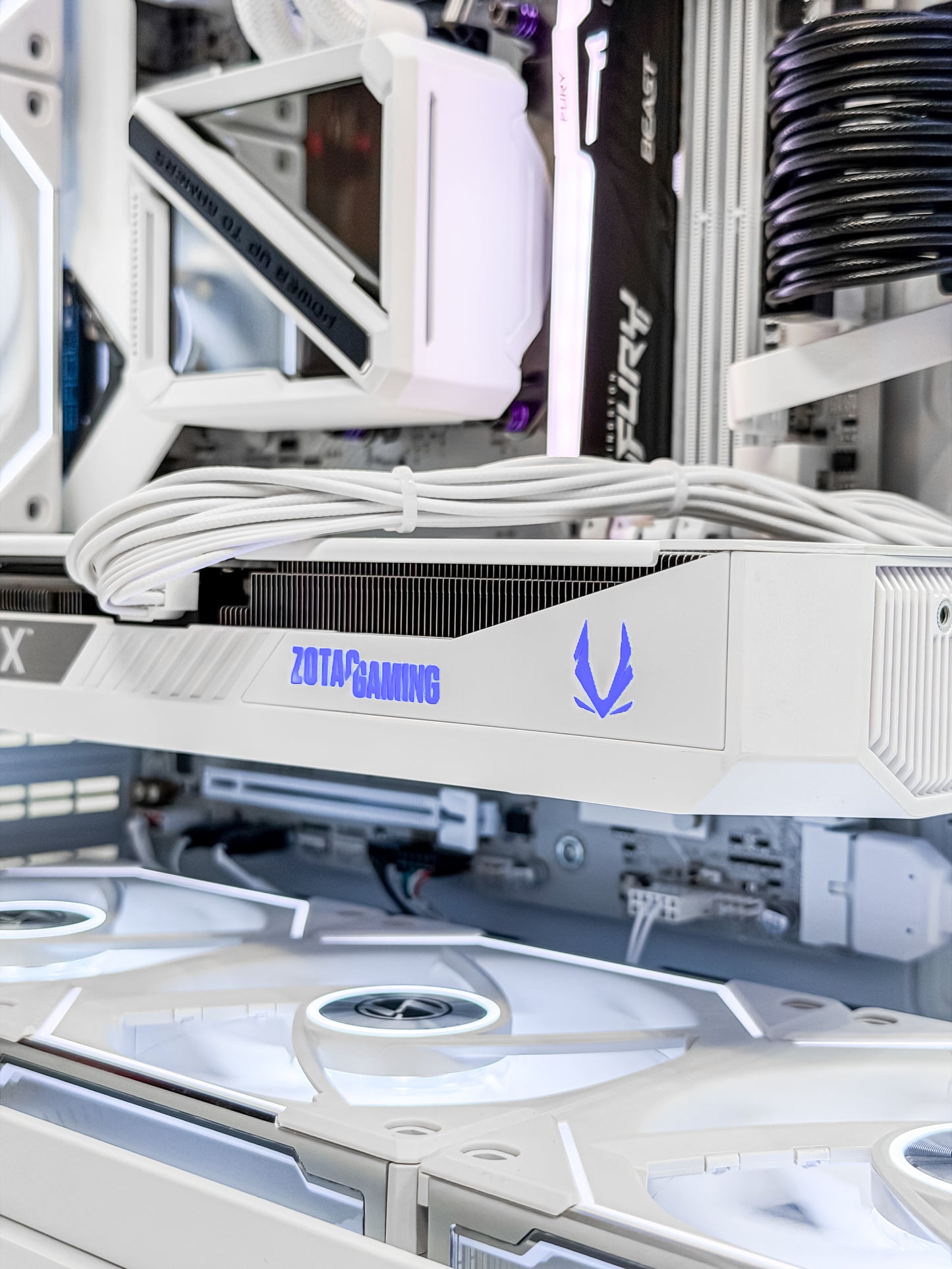 🎮 White Gaming PC | Ryzen 7 9800X3D | RTX 5070 | O11 Vision | 360 AIO