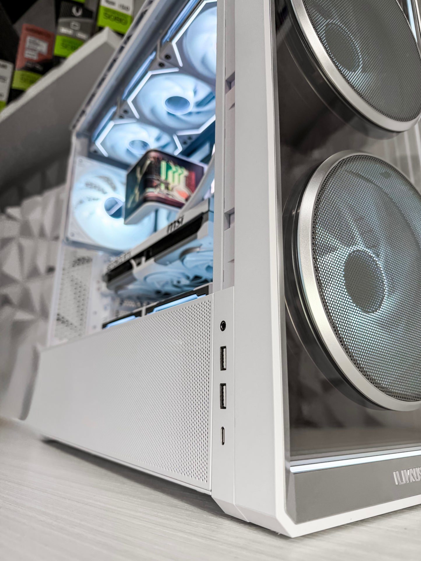 🔥 Lian Li Infinity RGB Gaming PC – Ryzen 9 9950X3D / RTX 5070 Ti 16GB