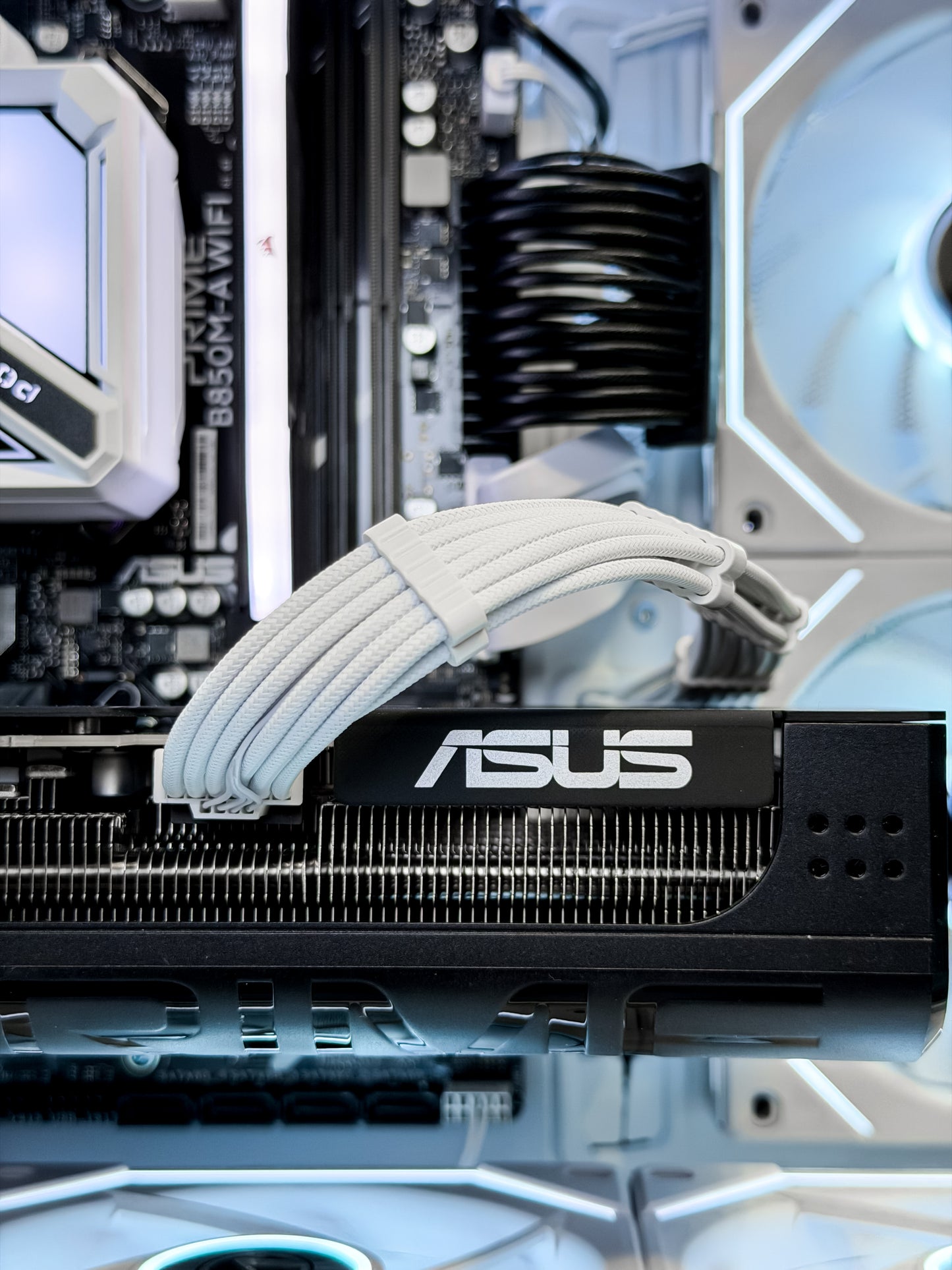 RTX 5080 Beast 🔥 4K Ultra Gaming PC • Brand New • White Lian Li Build