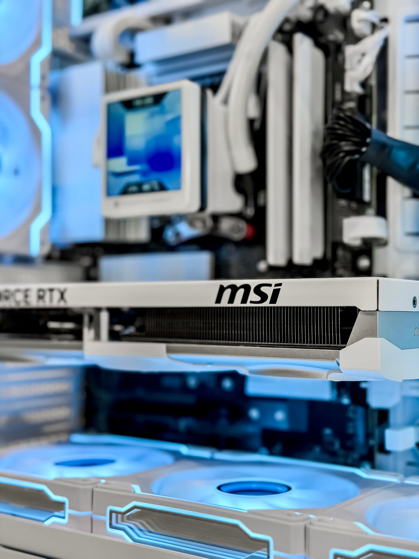 🔥 Lian Li O11 Vision Gaming PC – RTX 5070 Ti 16GB | 32GB DDR5 | Liquid Cooling