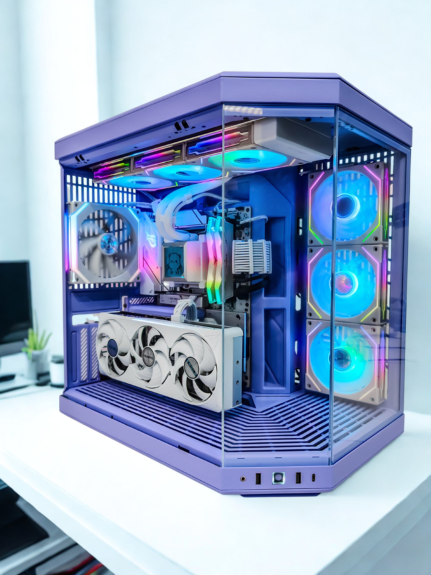 🔥 HYTE Y70 Gaming PC – Ryzen 7 7800X3D • RTX 5070 Ti • 32GB DDR5