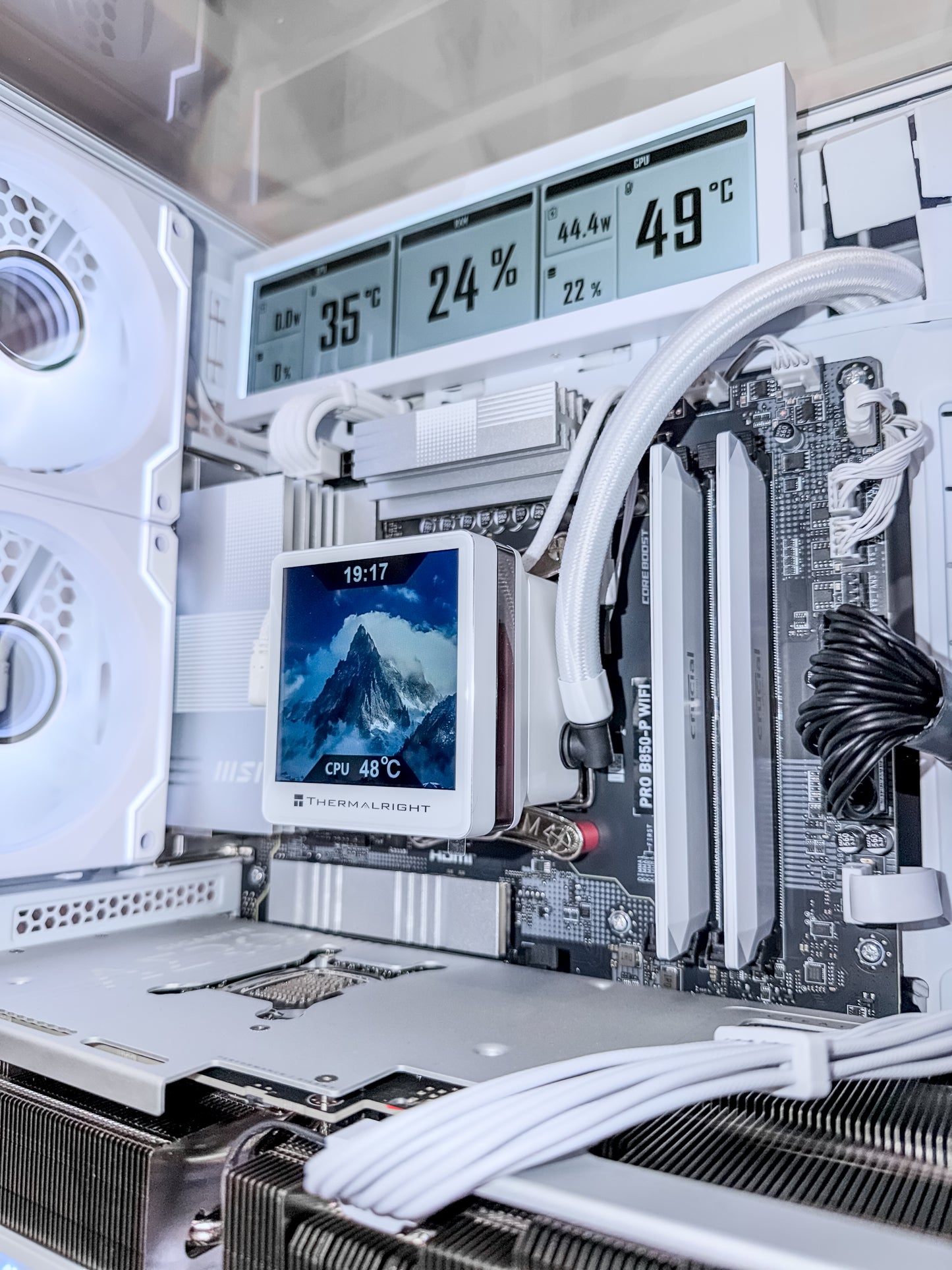 White RTX 5070 Ti Gaming PC – 7800X3D • 32GB DDR5