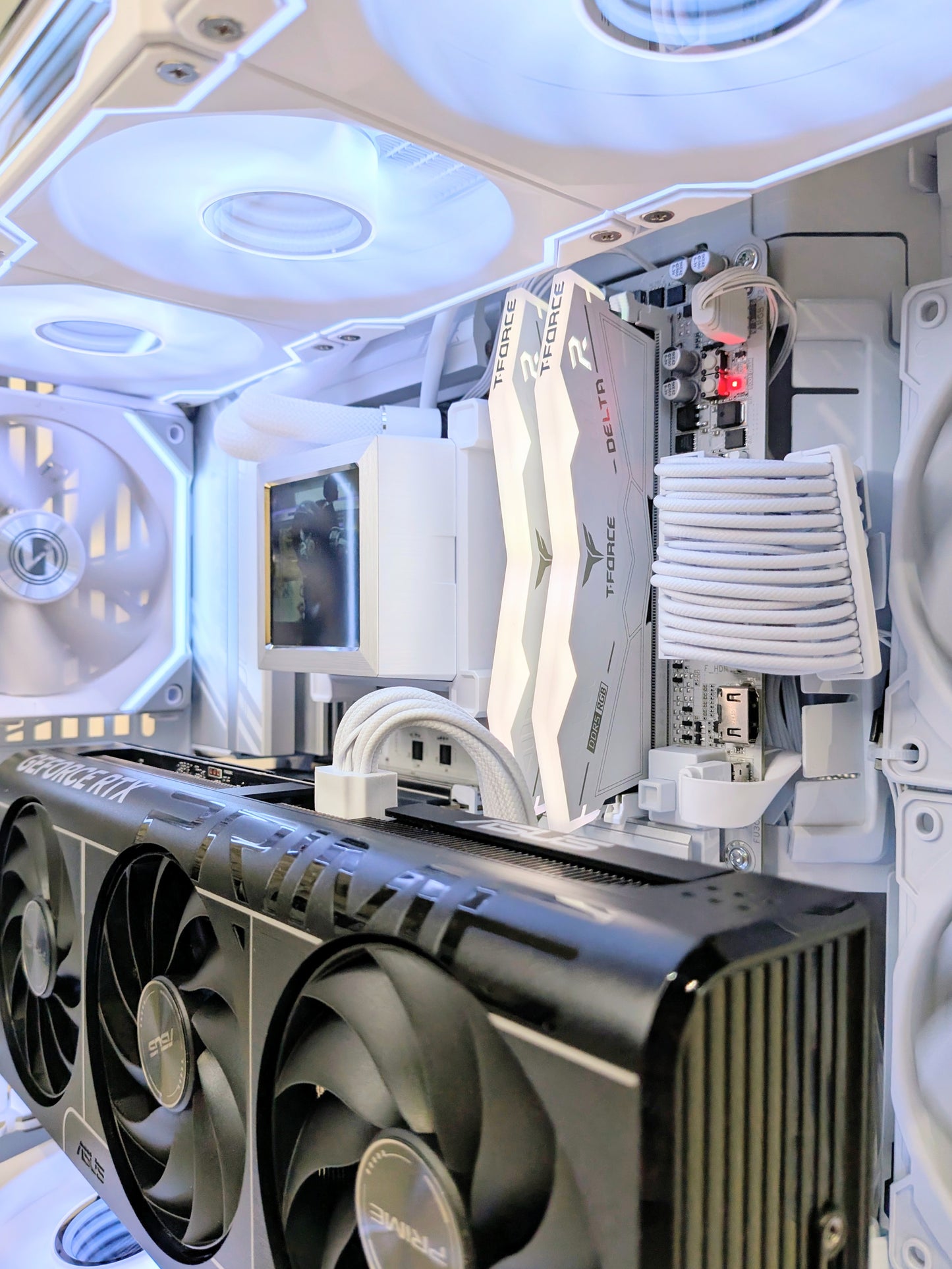 🎁 Open Box Liquid Cooled O11 Mini V2 Gaming PC – 7800X3D + RTX 5070