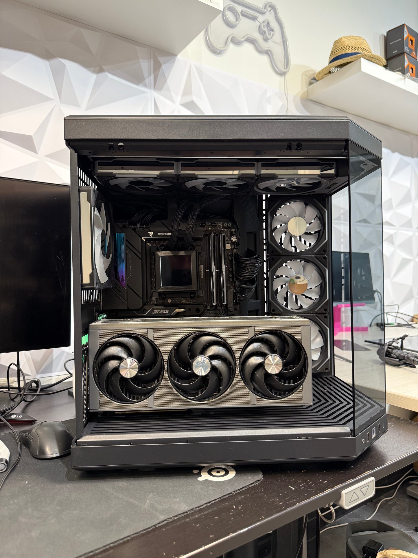 🧨 INSANE Deal: RX 9070 XT + STRIX X670E + Ryzen 9700X