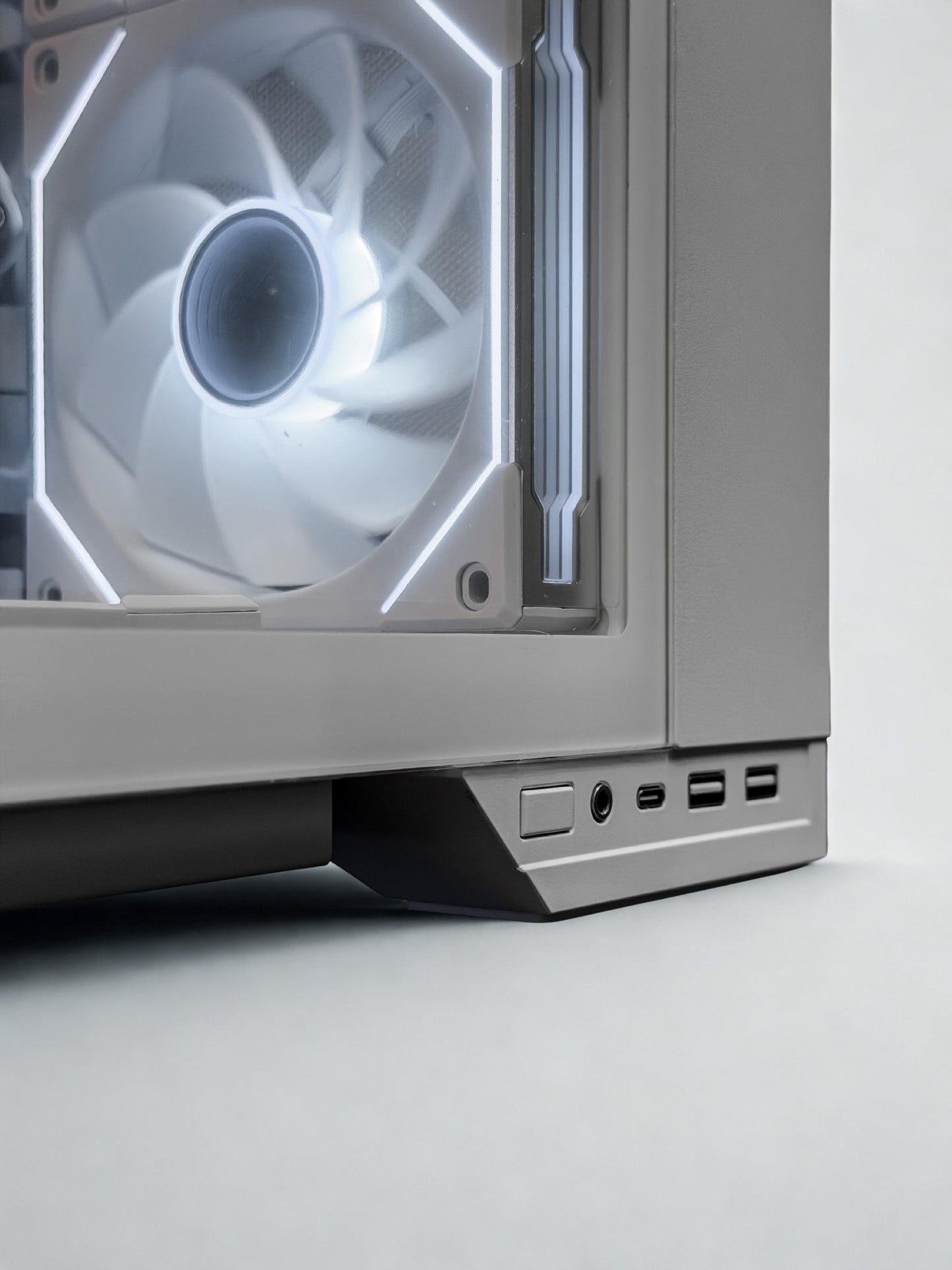 RTX 5080 Beast 🔥 4K Ultra Gaming PC • Brand New • White Lian Li Build