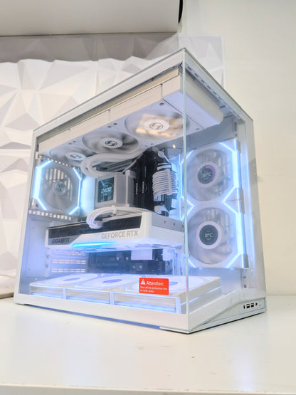 Lian Li O11 Mini Special Edition PC  – 7800X3D + RTX 5070 Ti 16GB