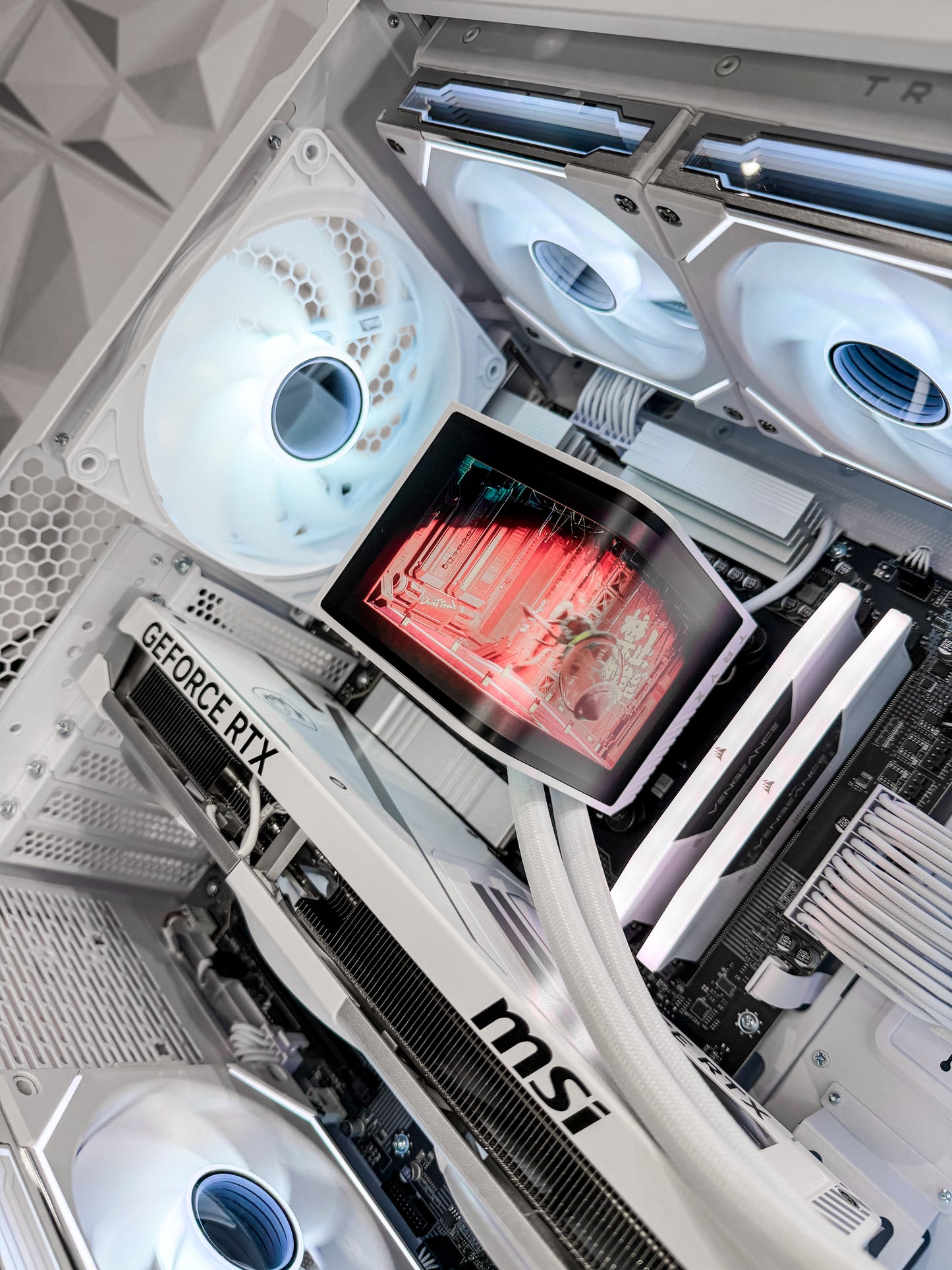 🔥 Lian Li Infinity RGB Gaming PC – Ryzen 9 9950X3D / RTX 5070 Ti 16GB