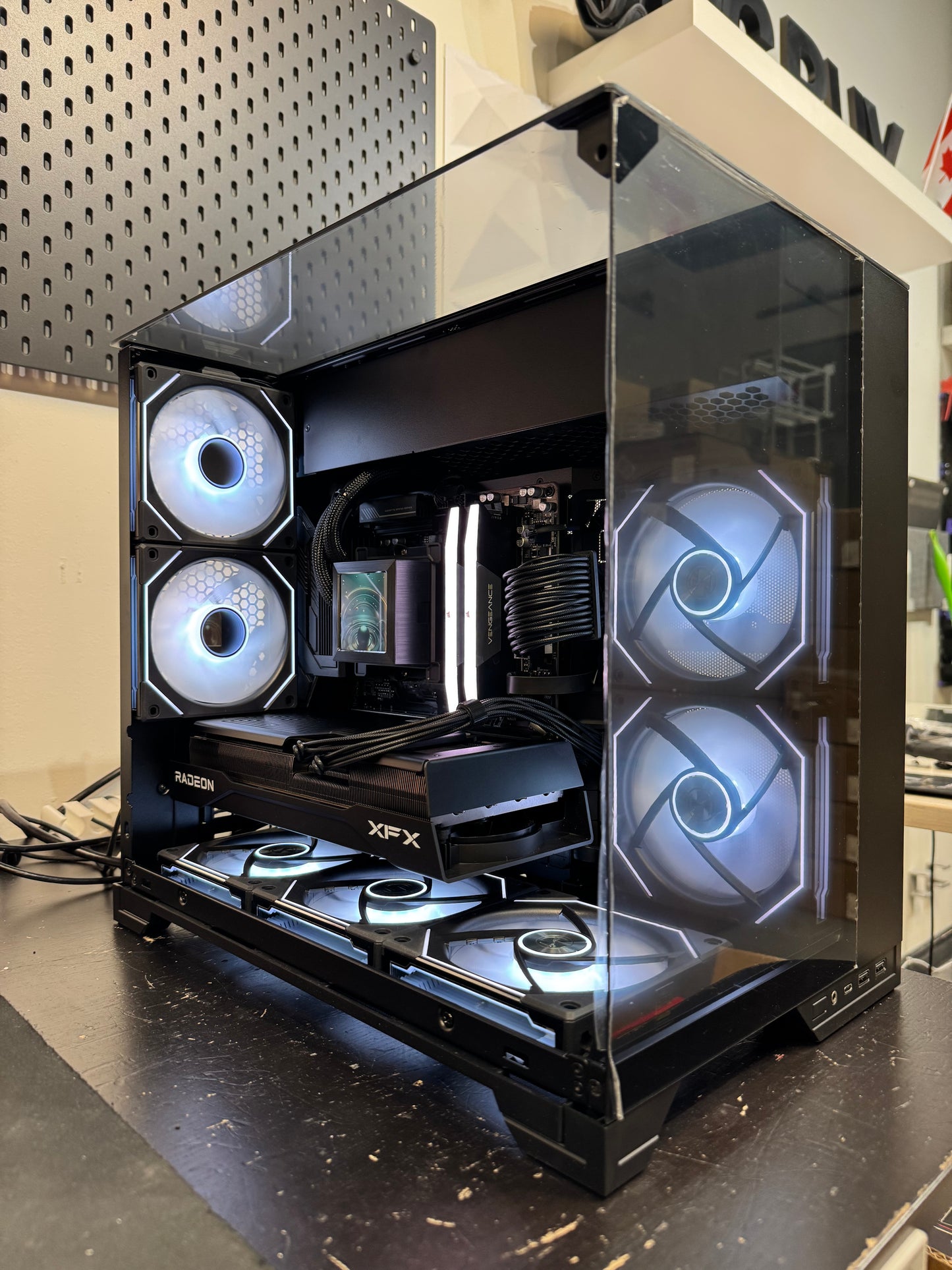 Legendary O11 Vision-M Gaming PC – Ryzen 9850X3D + RX 9070 16GB