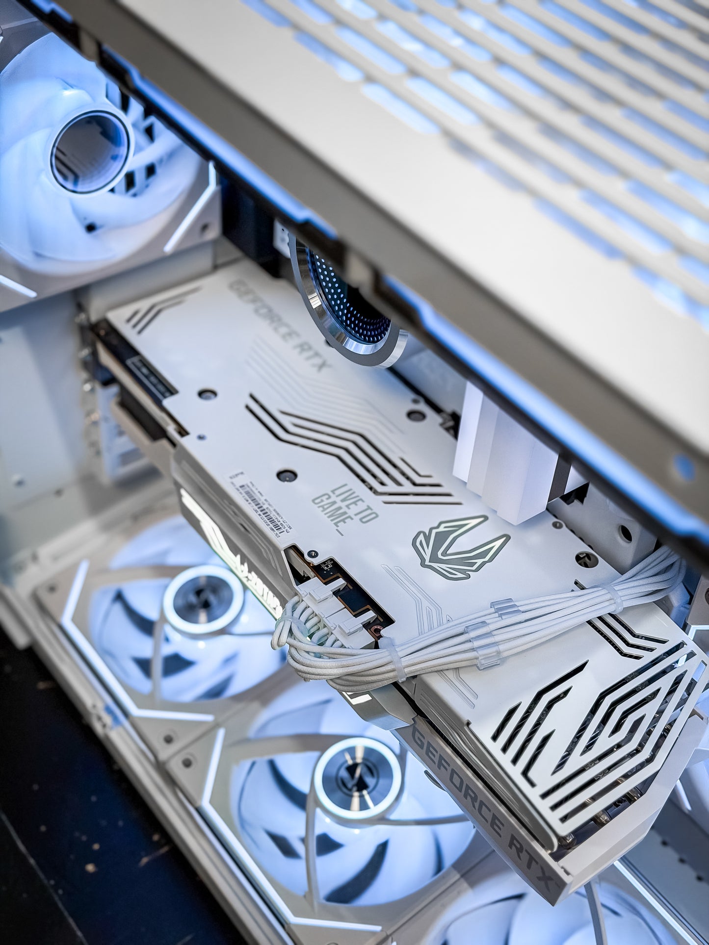 Legendary Lian Li o11 White Gaming PC | RTX 3080 10GB | Ryzen 7 5800X | Liquid Cooled