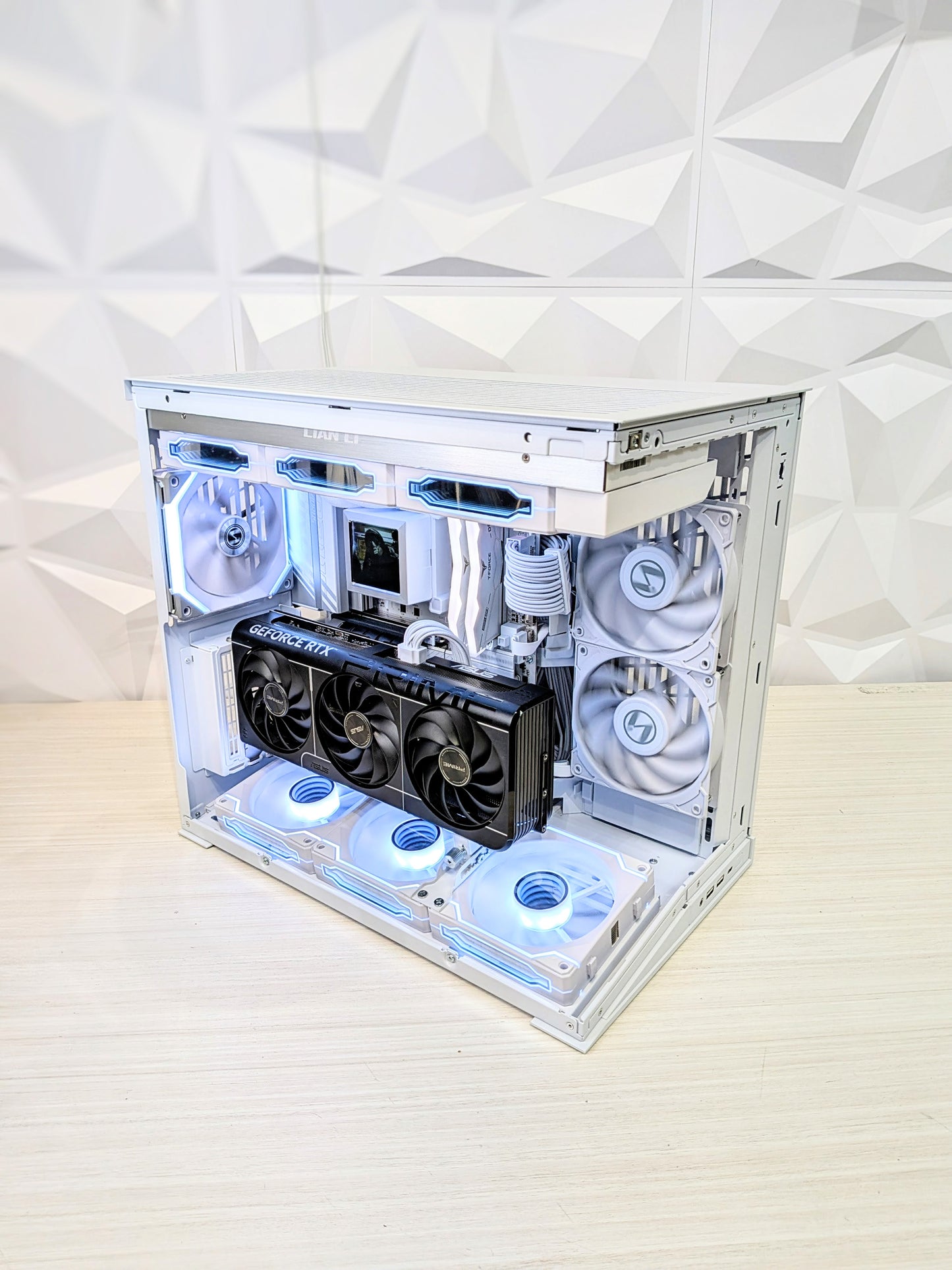 🎁 Open Box Liquid Cooled O11 Mini V2 Gaming PC – 7800X3D + RTX 5070