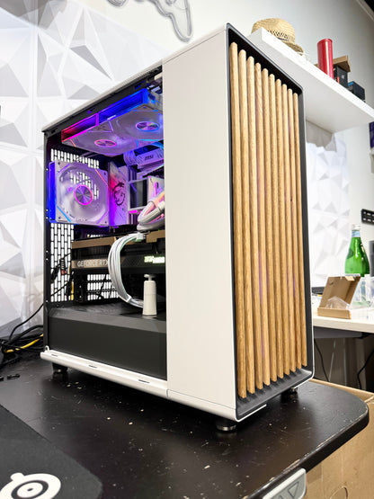 Fractal North PC Runs Colder Than Whistler – RTX 5090 Liquid-Cooled Beast!  Limited
