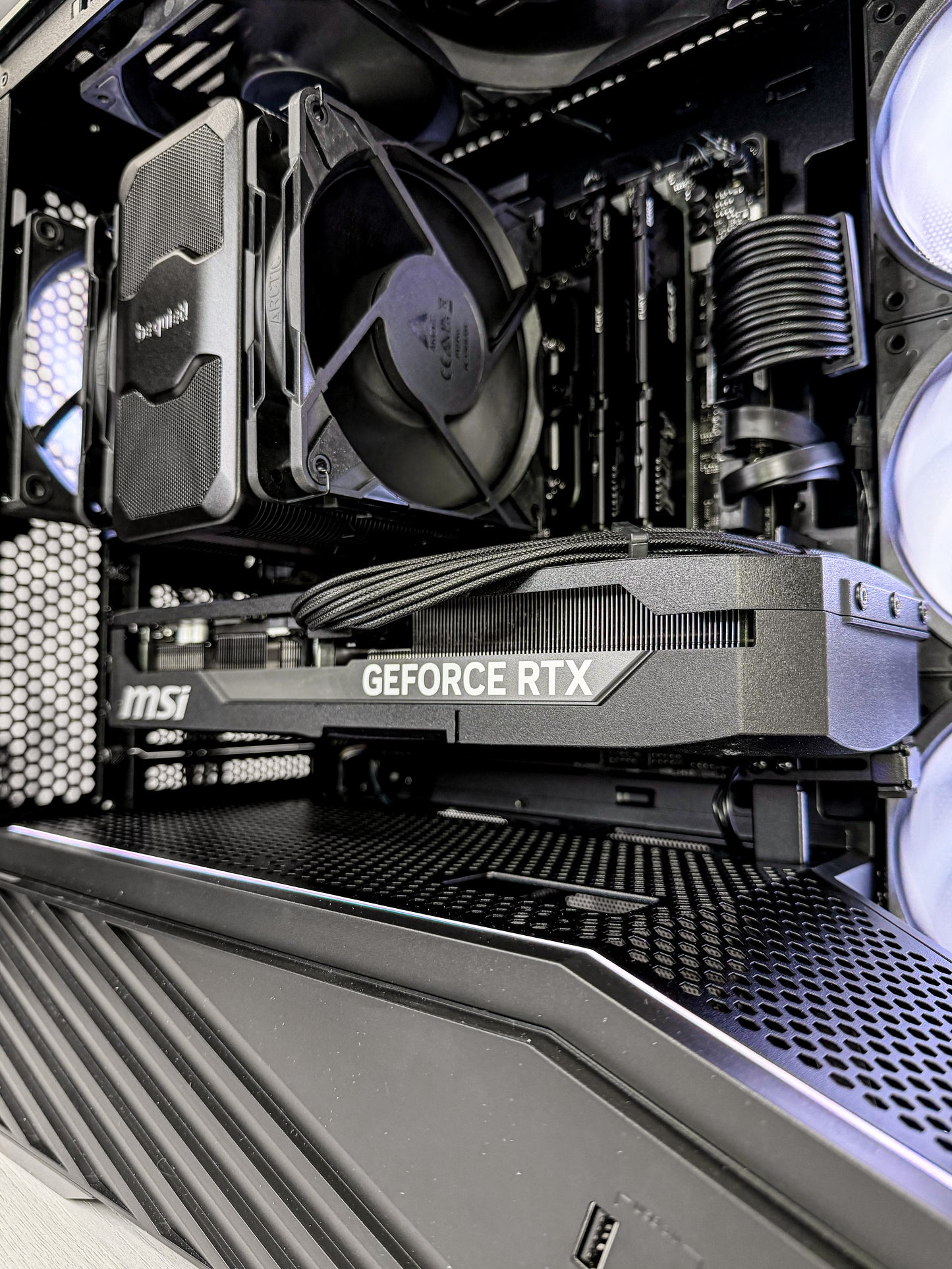 High-End Gaming PC – RTX 5070 Ti 16GB / Ryzen 7 9800X3D