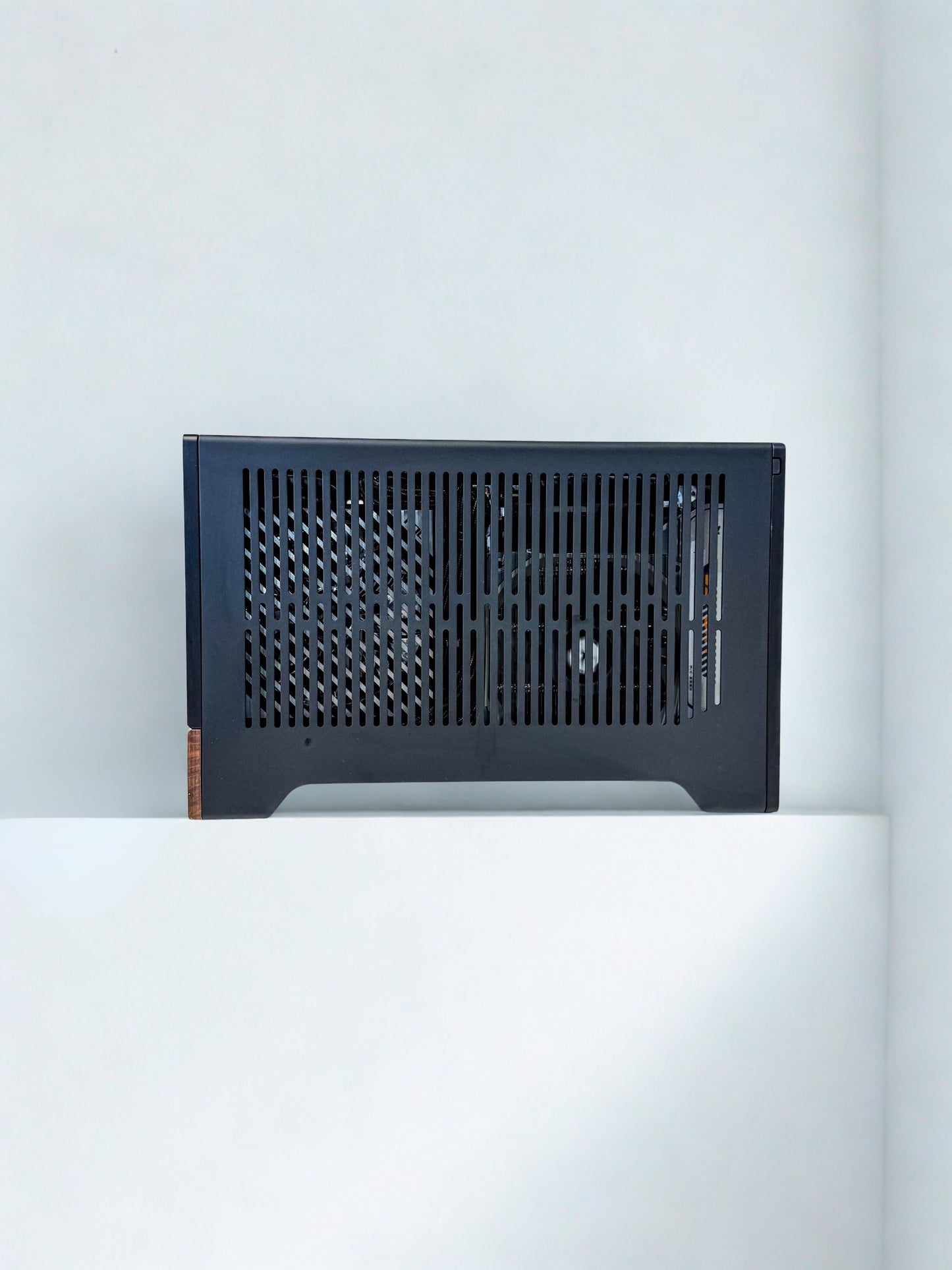 Tiny Monster Workstation 💼 RTX 5080 • 64GB RAM • Ryzen 7 9700X
