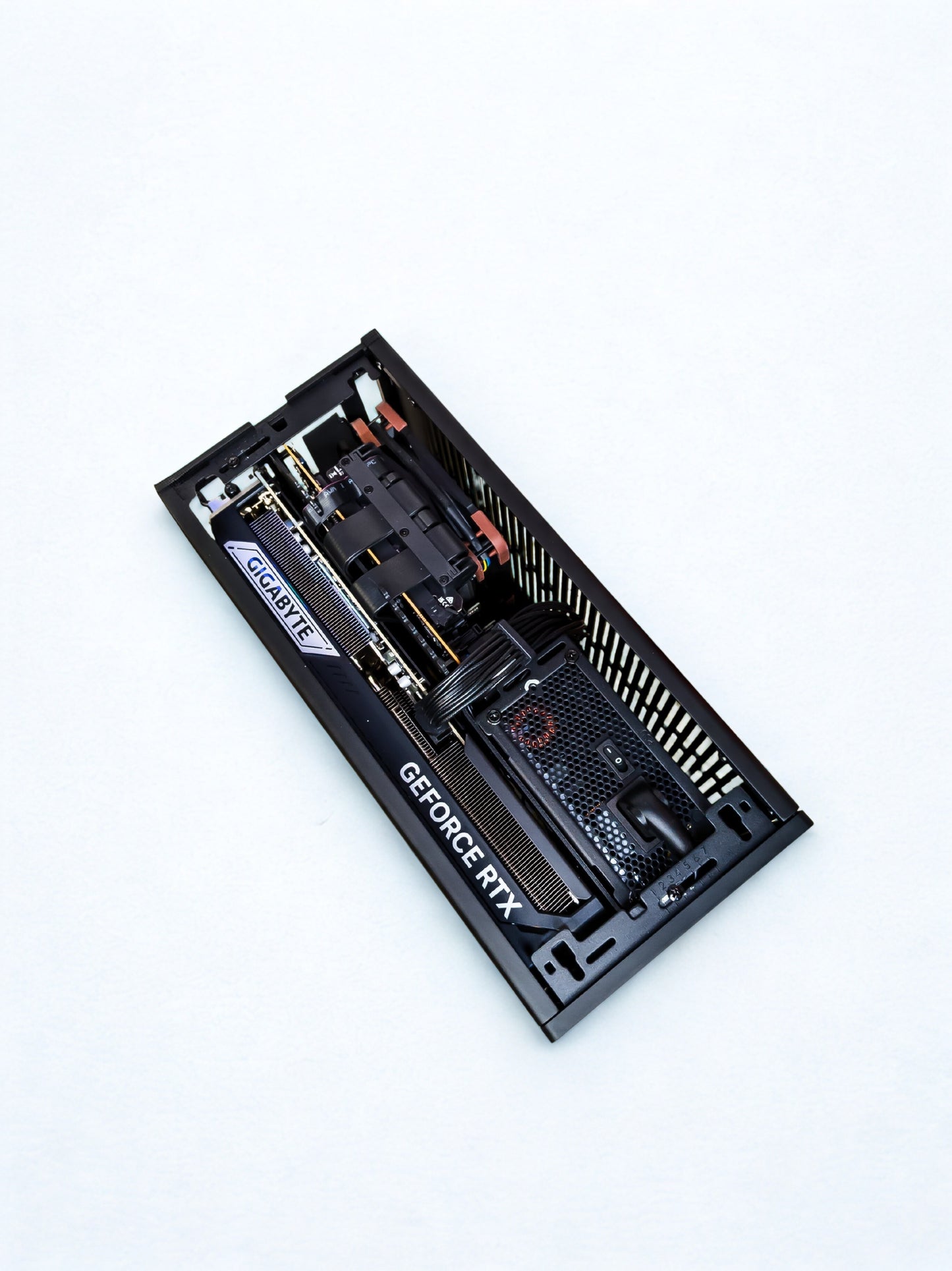 🎮 Fractal Terra Mini-ITX Powerhouse – Ryzen 9 16-Core / RTX 5080