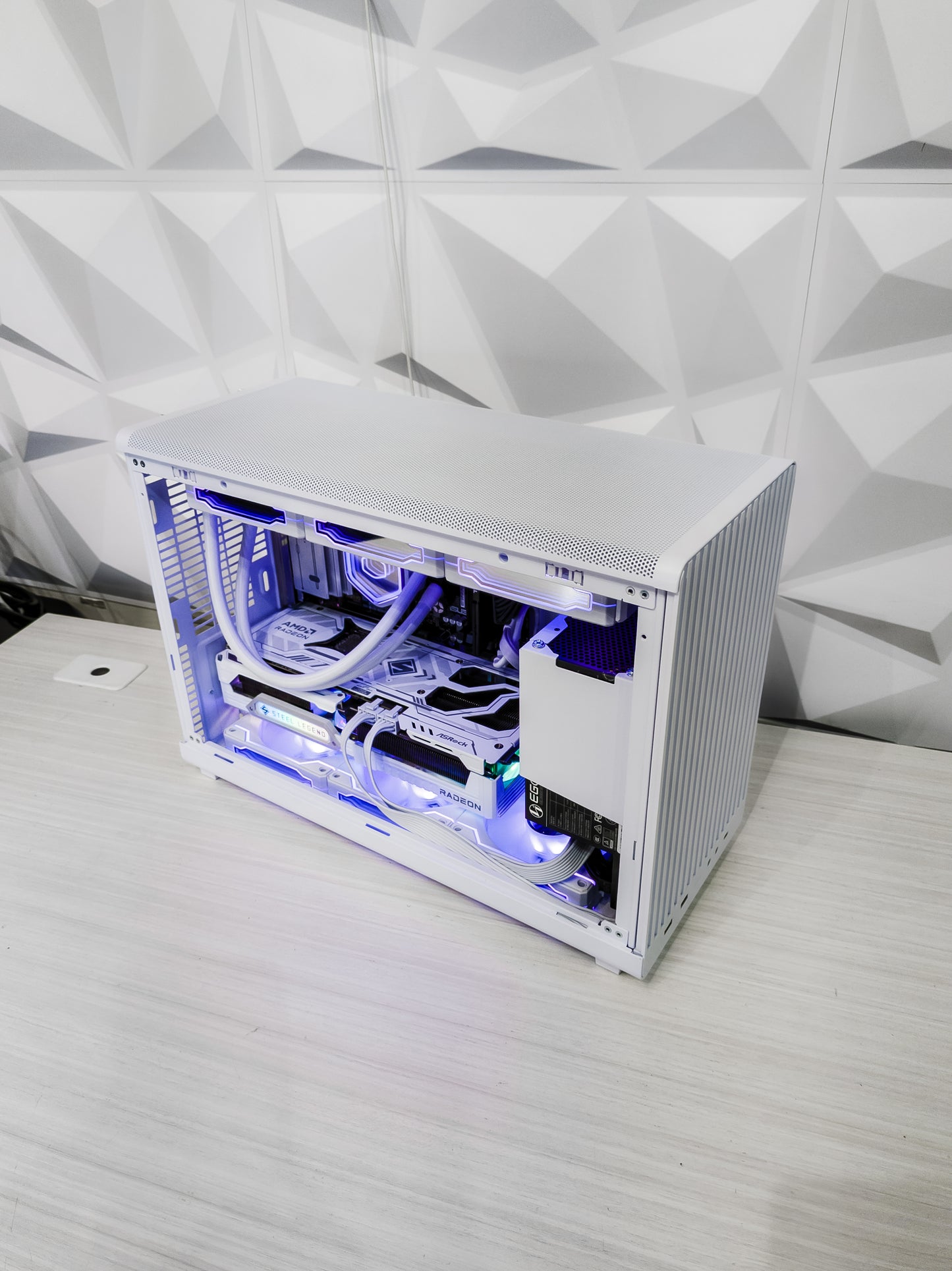 Amazing Lian Li A3 9070 XT 16GB + 9600X Limited