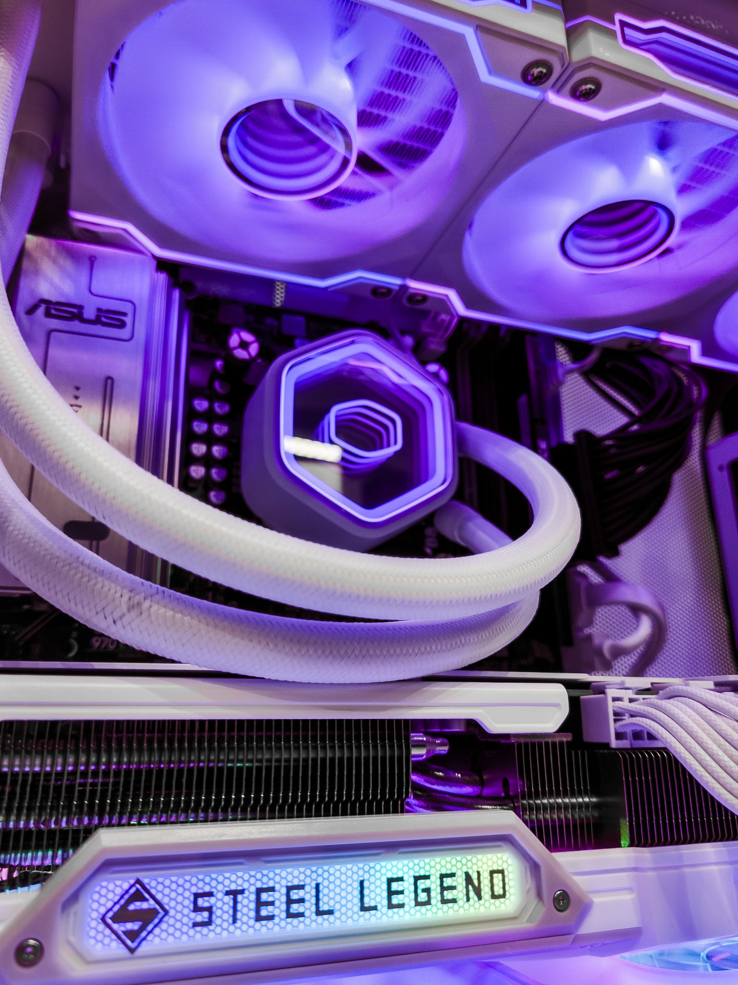 Amazing Lian Li A3 9070 XT 16GB + 9600X Limited