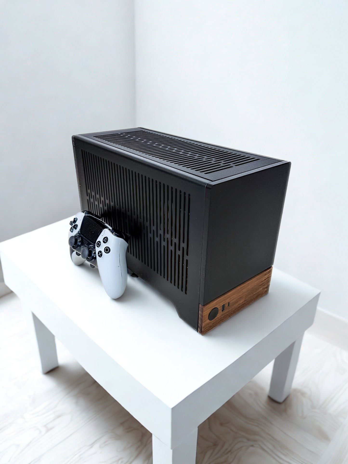 Tiny Monster Workstation 💼 RTX 5080 • 64GB RAM • Ryzen 7 9700X