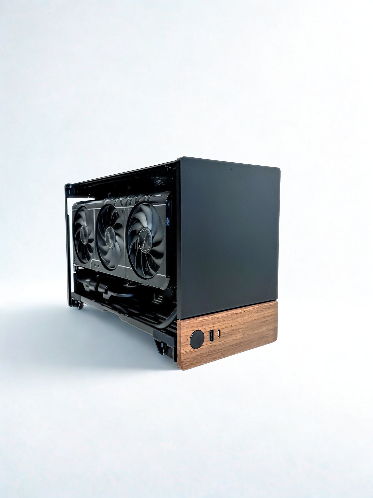 Tiny Monster Workstation 💼 RTX 5080 • 64GB RAM • Ryzen 7 9700X