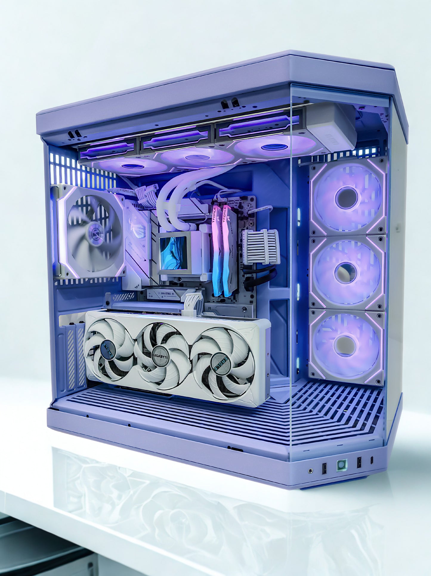 🔥 HYTE Y70 Gaming PC – Ryzen 7 7800X3D • RTX 5070 Ti • 32GB DDR5