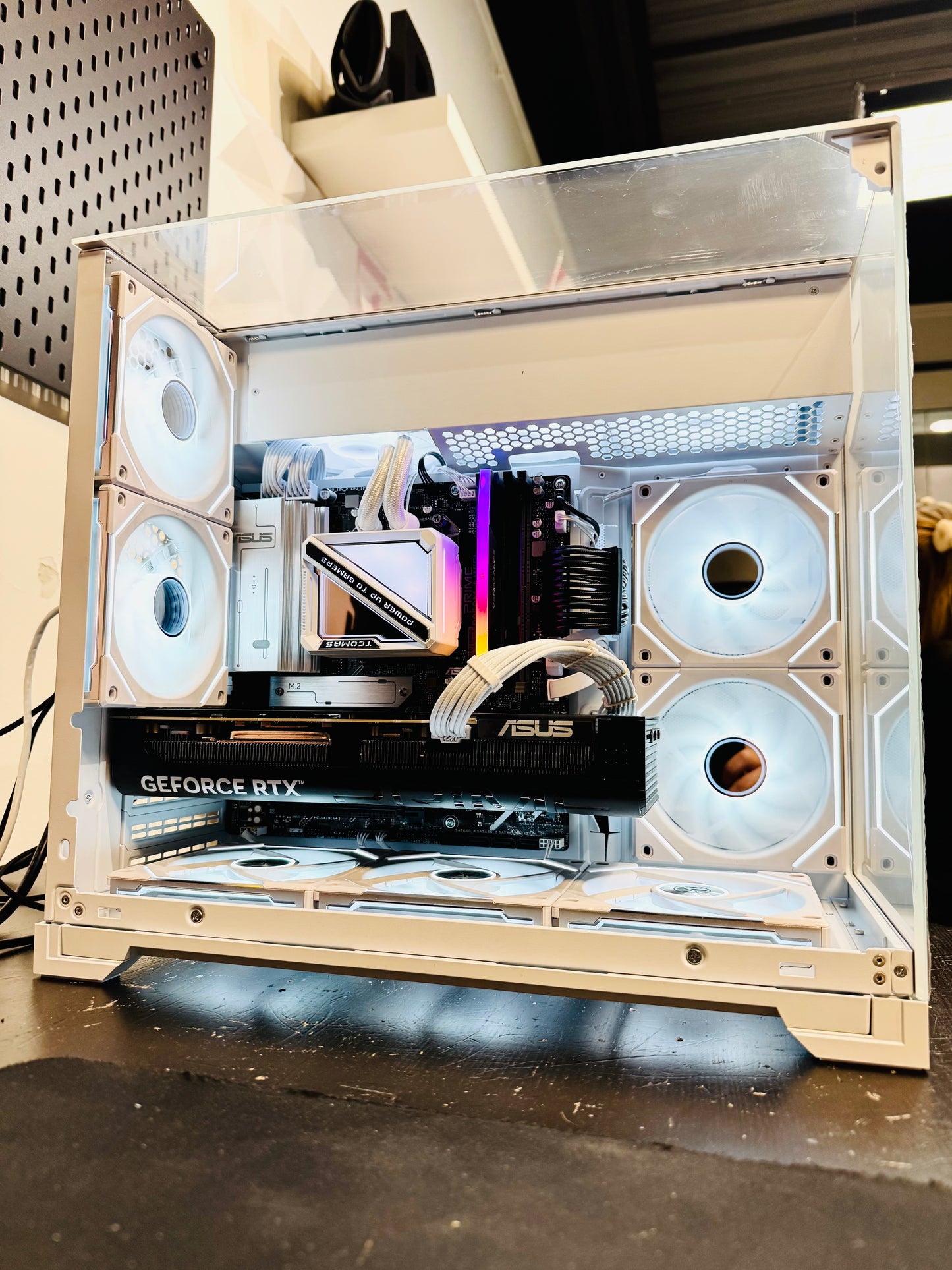 RTX 5080 Beast 🔥 4K Ultra Gaming PC • Brand New • White Lian Li Build