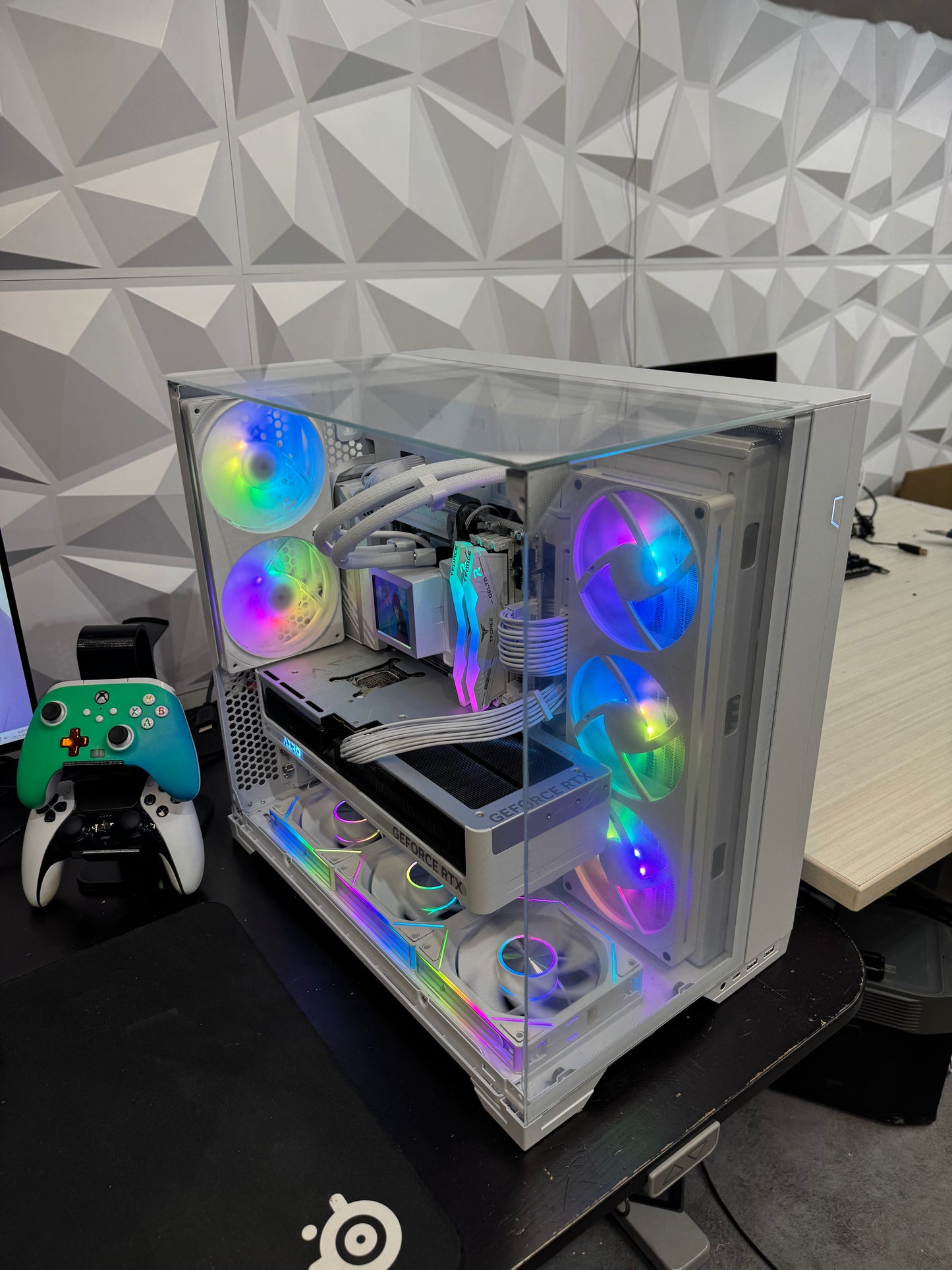 😱 Premium 5070 Ti + 9800X3D Lian Li PC w/ ONLY Name Brands