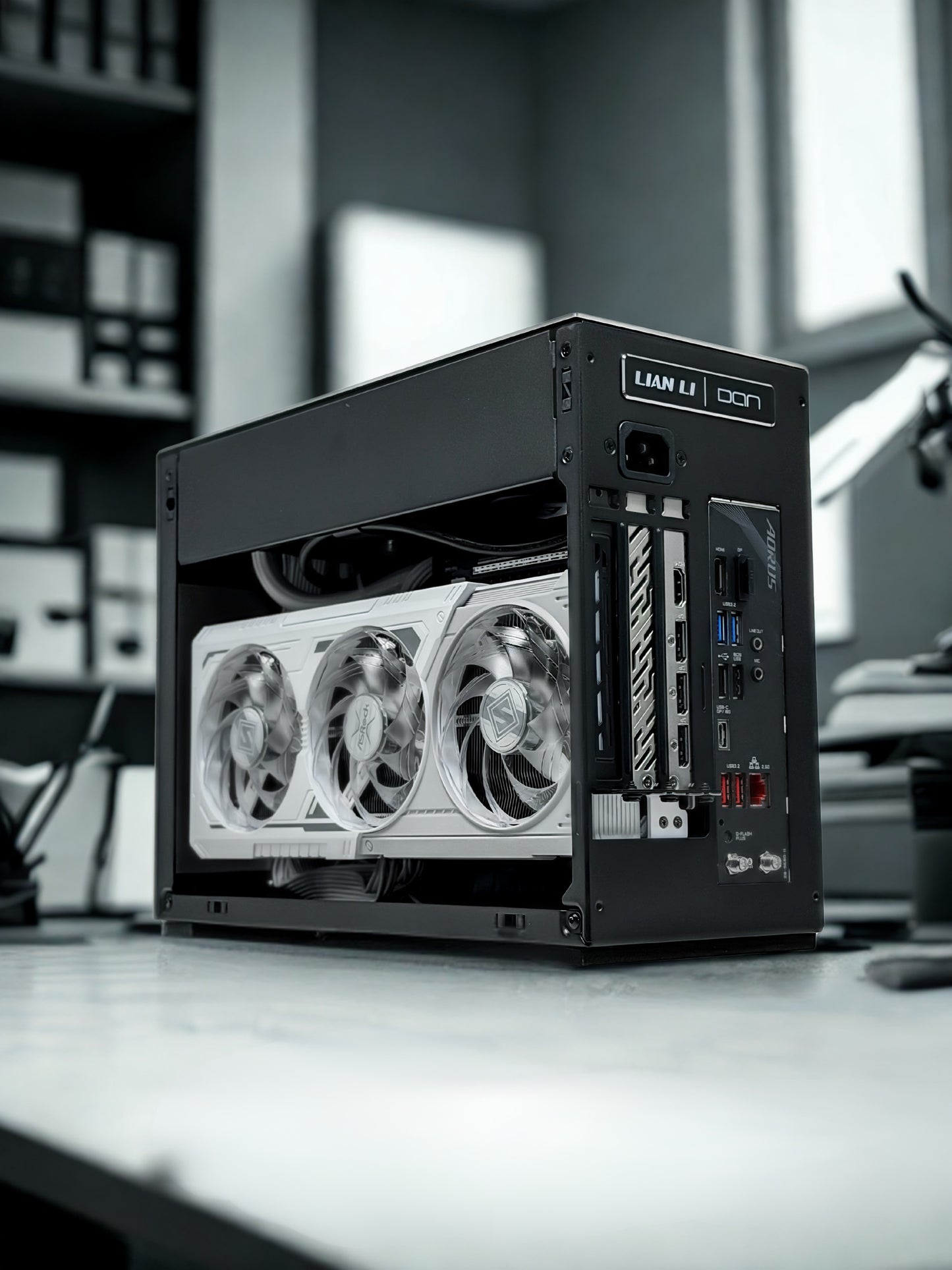 ITX Ultimate Tiny Gaming PC – 9850X3D + 9070 XT • Liquid Cooled
